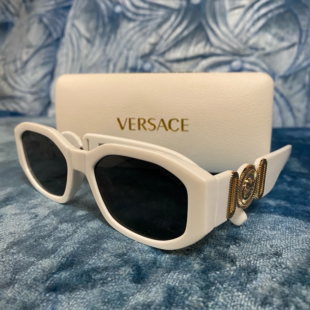 Brand New Versace
VE4361 Biggie White Sunglasses